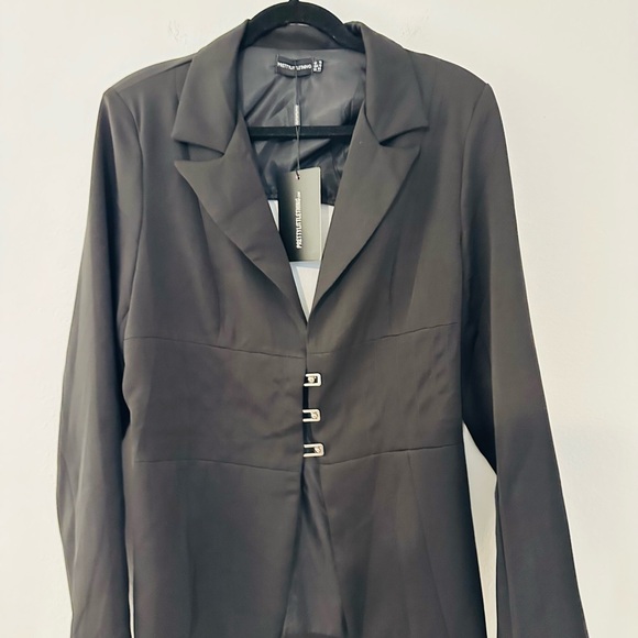 Pretty Little Thing Lace Up Back Blazer - Picture 2 of 5